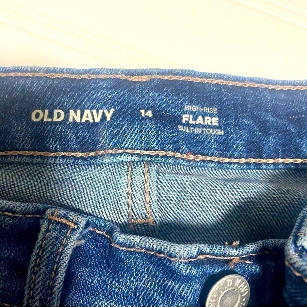 Old Navy High Rise Flare Built in Touch Adjustable Waist Jeans size 14 - Picture 4 of 11